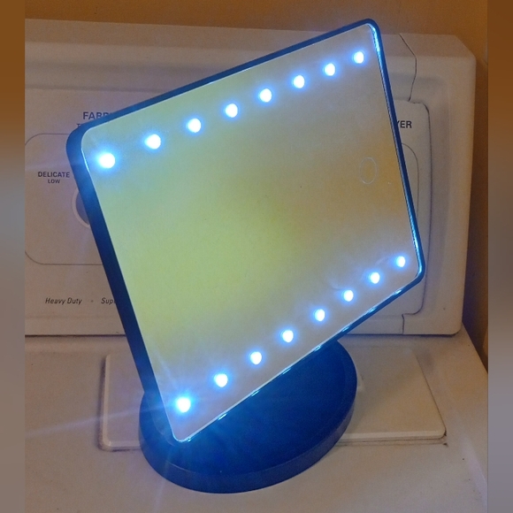 LED Lighted Tablet Mirror - Picture 3 of 5